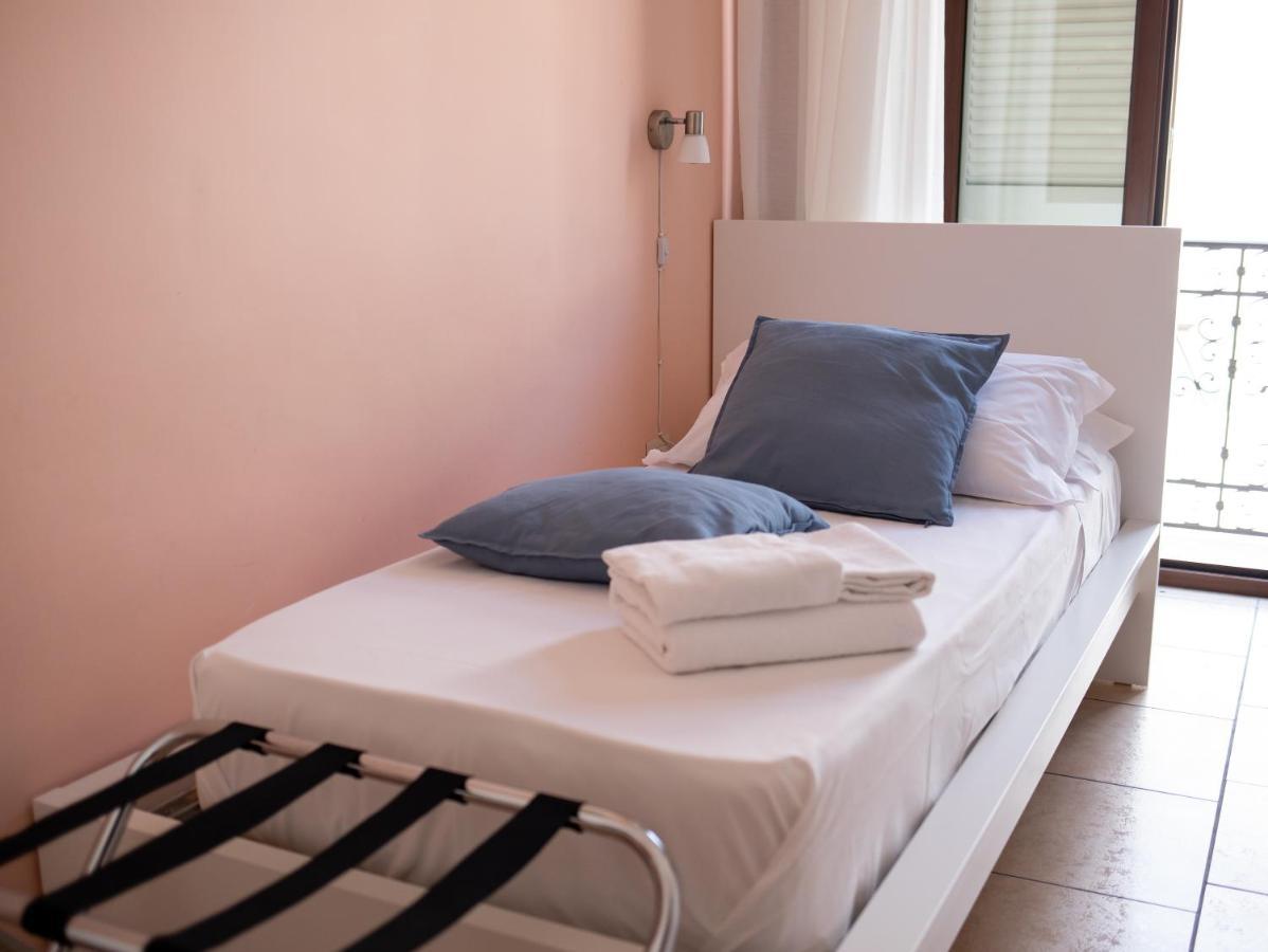 Vico 22 Rooms Napoli Extérieur photo